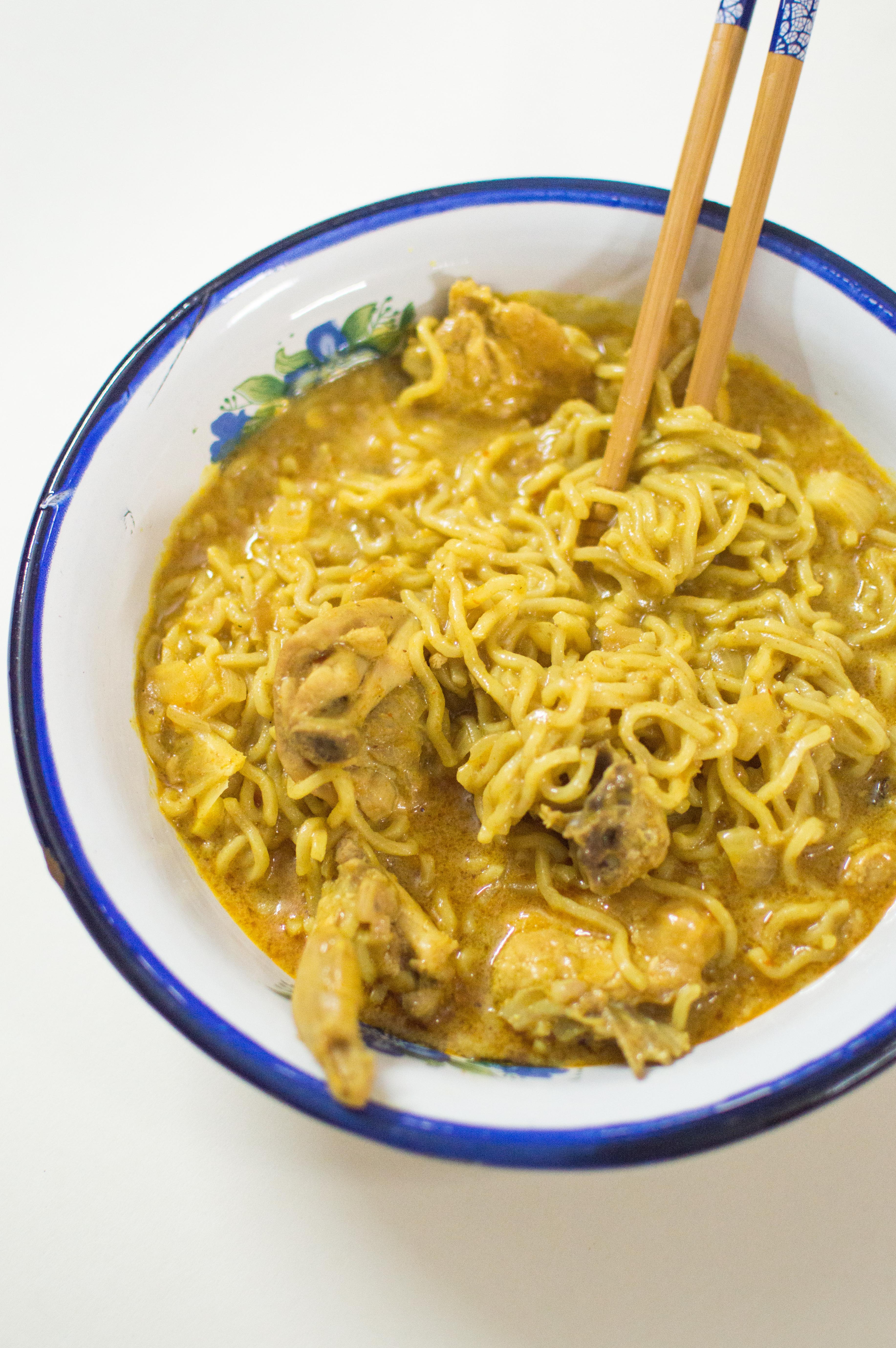 Thai curry noodle bowl (2)