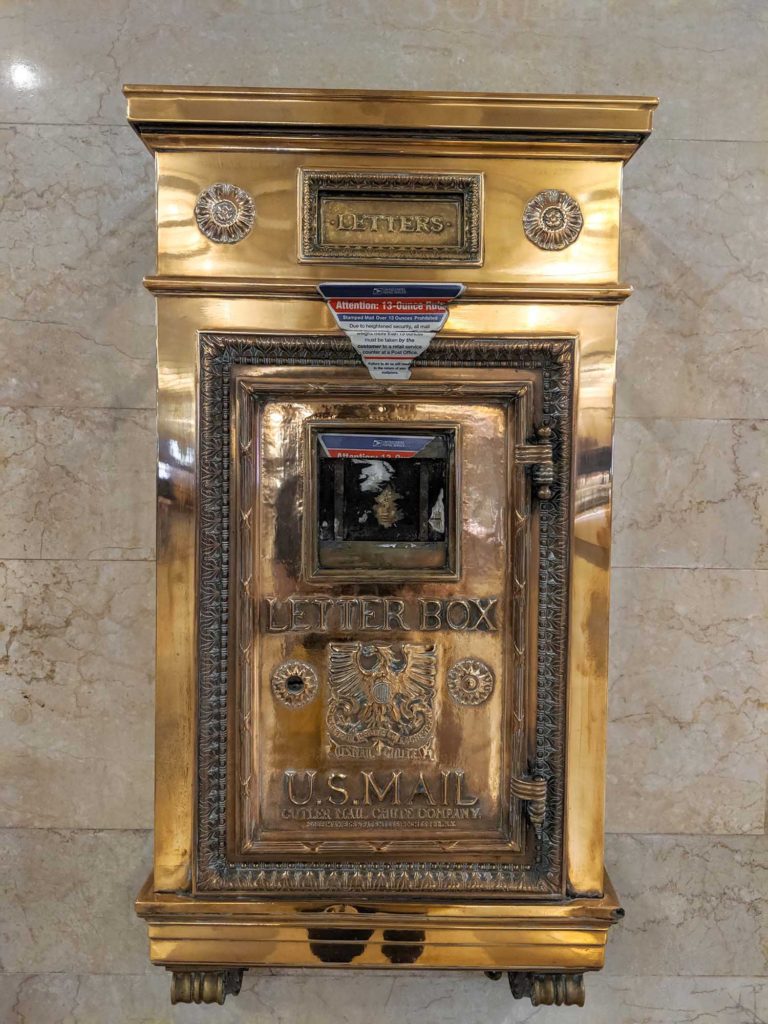 Grand Central - iconic sights in NYC