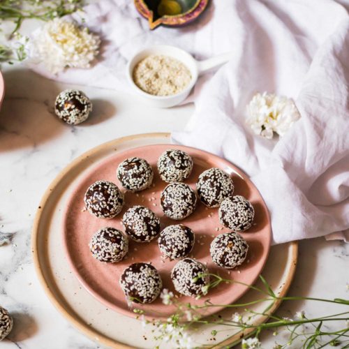 dates and nuts laddoo