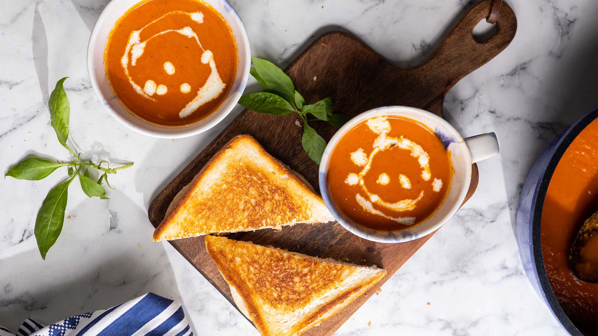 Roasted bell pepper soup - ChompSlurrpBurp