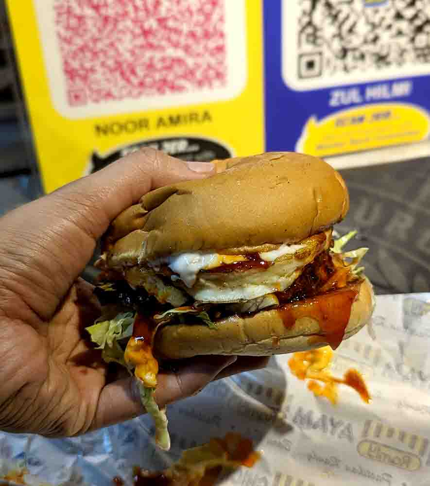 street food in kuala lumpur - ramly burger